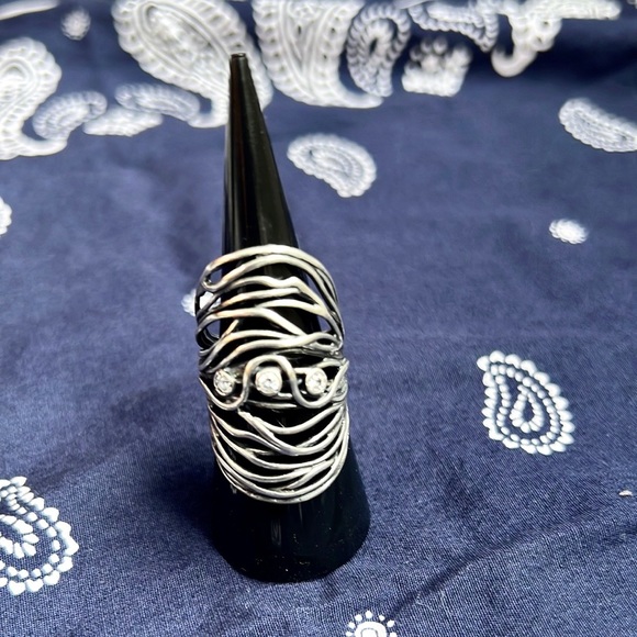 Sterling Silver Ring with Cubic Zirconias - Picture 2 of 9